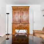 Hostnfly Apartments - Nice Apartment In The Center Of Paris